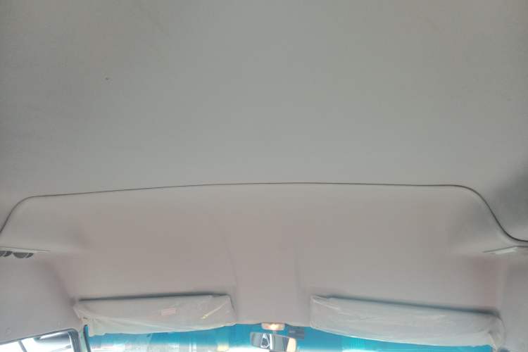 Used Iveco Daily 2023 2.5T A37M1 Long Wheelbase Mid-Roof Dual-Tire Side-Sliding Doors 5-9 Seats Headliner