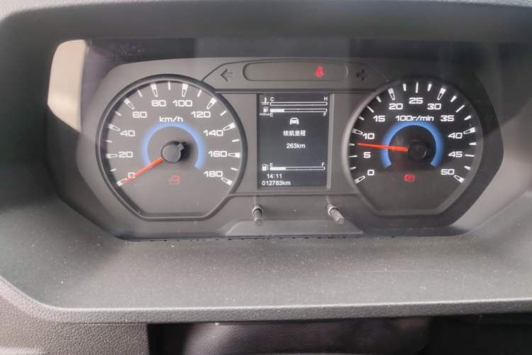 Used Iveco Daily 2023 2.5T A35M1 Short Wheelbase Mid-Height Single-Tire Manual Door – 5 to 9 Seats Instrument Cluster