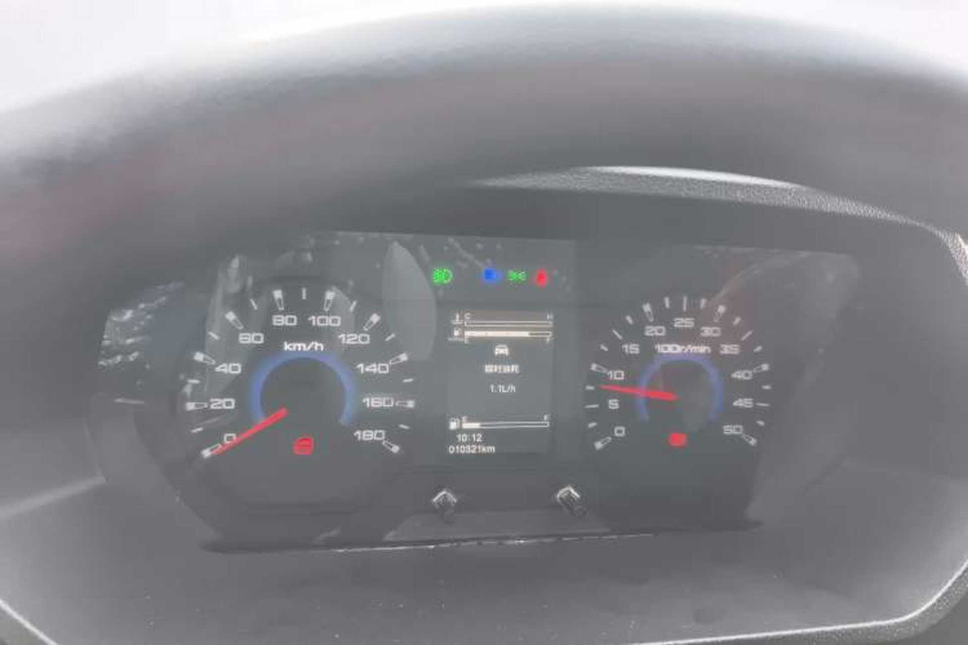 Used Iveco Daily 2023 2.5T A35M1 Short Wheelbase Low-Roof Single-Tire Side-Sliding Door 5-9 Seater Instrument Cluster