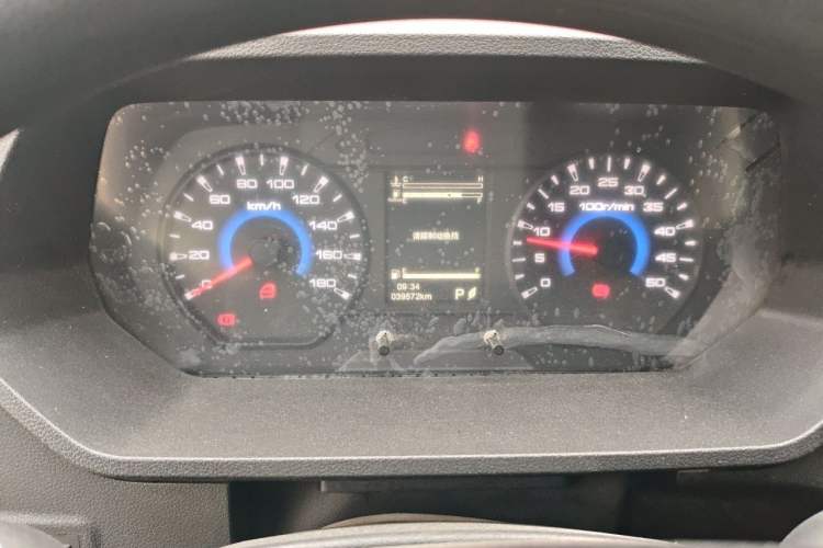 Used Iveco Daily 2023 2.5T A37M1 Multi-Purpose Passenger Vehicle Long Wheelbase Mid-Roof Design Dual Side Sliding Doors Automatic Transmission Instrument Cluster