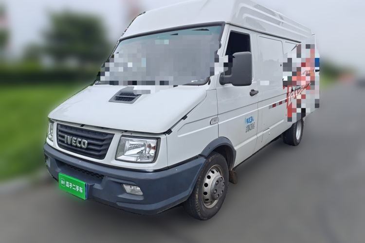 Used Iveco Daily 2023 2.5T V40 Van Long Wheelbase Mid-Roof Design Dual Tires Side-Swing Doors 2-3 Seater Guazi used car, China used car export, Used car for sale, Used  cars, Cheapest cars for sale