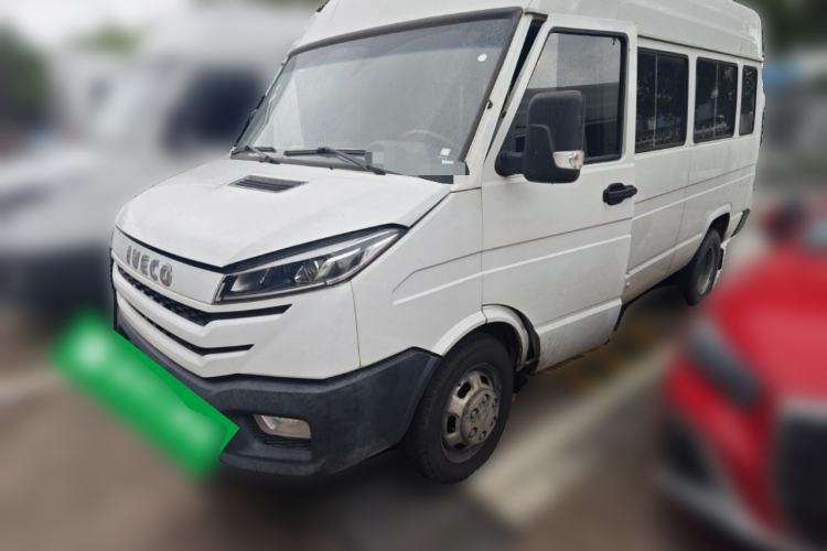 Iveco Daily 2023 2.5T A37M1 Long Wheelbase Mid-Height Dual-Tire Manual Door 5-9 Seater