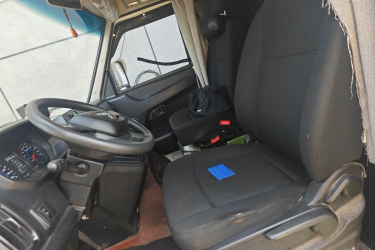 Used Iveco Daily 2023 2.5T A37M1 Long Wheelbase Mid-Height Dual-Tire Side-Sliding Doors 5–9 Seats Left Front Seat