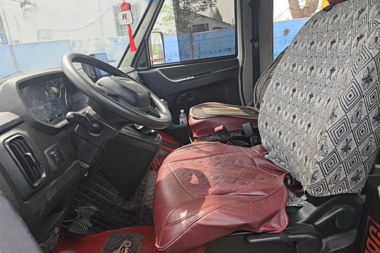Used Iveco Daily 2023 2.5T A37M1 Long Wheelbase Mid-Roof Dual-Tire Side-Sliding Doors 5-9 Seats Left Front Seat