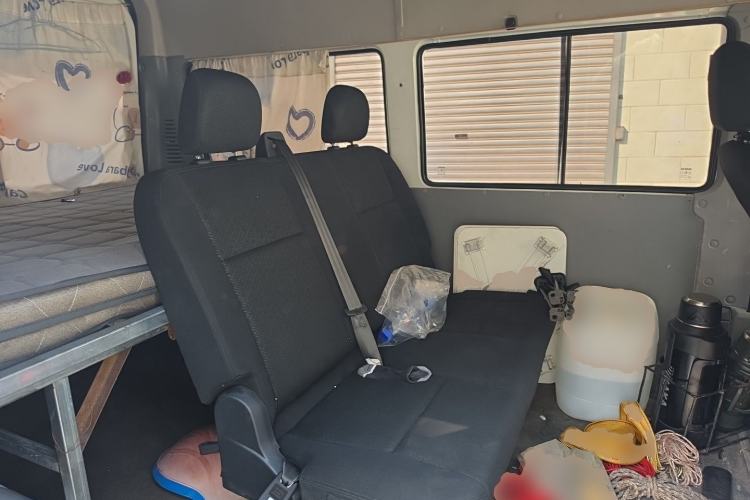 Used Iveco Daily 2023 2.5T A35M1 Short Wheelbase Mid-Height Dual-Tire Manual Door 5-9 Seater Left Rear Seat