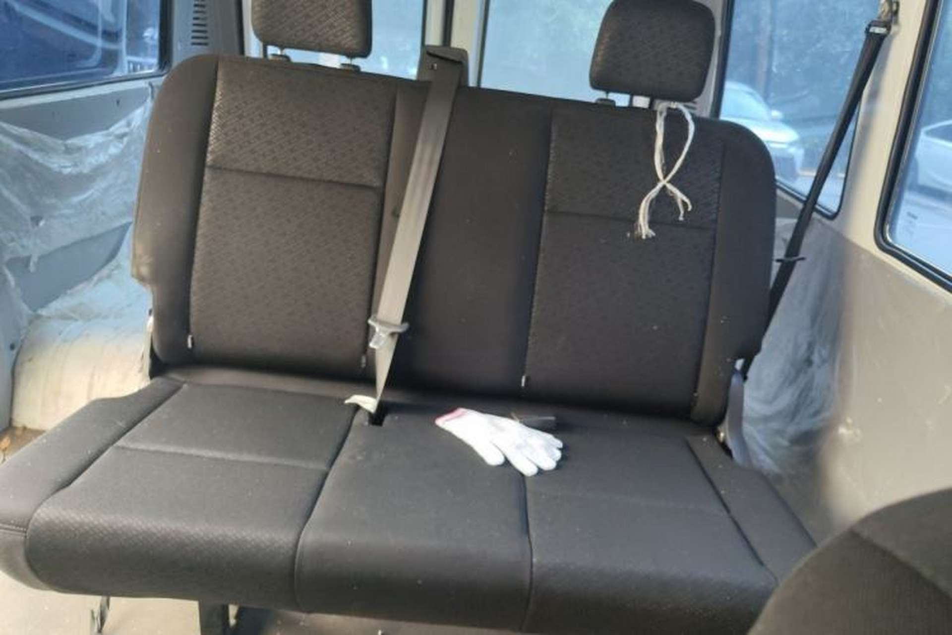 Used Iveco Daily 2023 2.5T A35M1 Short Wheelbase Mid-Roof Dual Tire Side-Sliding Doors 5–9 Seats Left Rear Seat