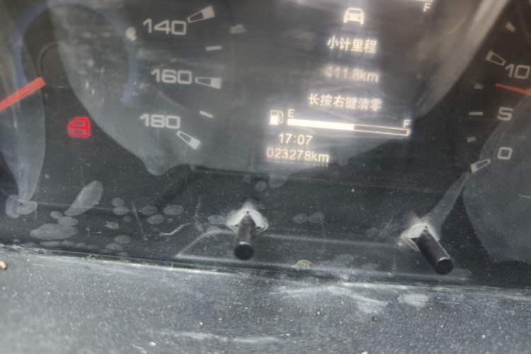 Used Iveco Daily 2023 2.8T V35 Van Short Wheelbase Low Roof Dual Tires Side-Swing Doors 2-3 Seater Odometer Close Up