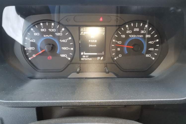 Used Iveco Daily 2023 2.5T A35M1 Multi-Purpose Passenger Vehicle Short Wheelbase Mid-Roof Design Dual Side Sliding Doors Automatic Transmission Odometer Close Up