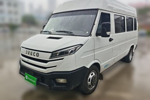 Used Iveco Daily 2023 2.5T A37M1 Multi-Purpose Passenger Vehicle Long Wheelbase Mid-Roof Design Dual Side Sliding Doors Automatic Transmission