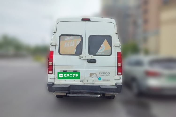 Used Iveco Daily 2023 2.5T A37M1 Long Wheelbase Mid-Height Dual-Tire Side-Sliding Doors 5–9 Seats Rear