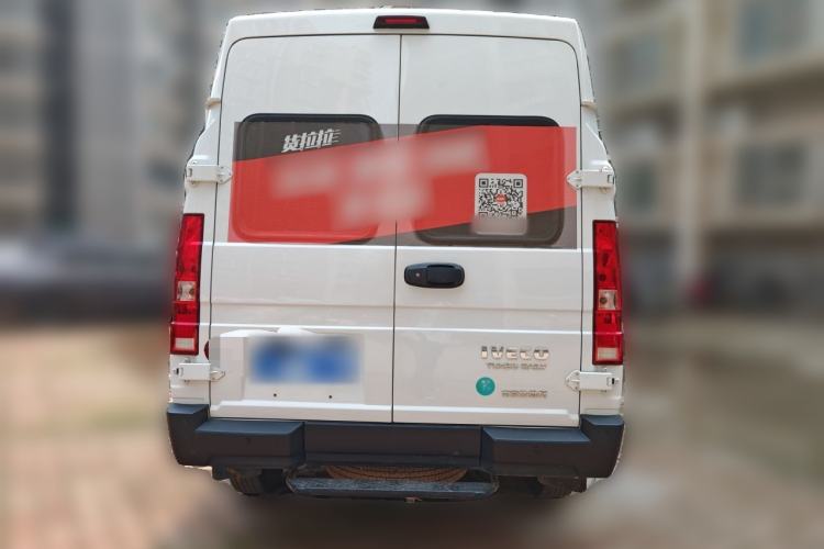 Used Iveco Daily 2023 2.5T A35M1 Short Wheelbase Mid-Height Single-Tire Manual Door – 5 to 9 Seats Rear