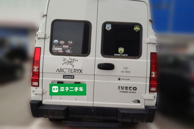 Used Iveco Daily 2023 2.5T A35M1 Short Wheelbase Mid-Height Single-Tire Manual Door – 5 to 9 Seats Rear