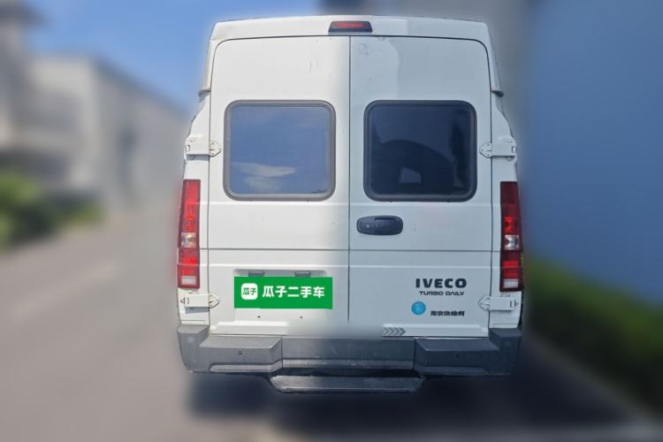 Used Iveco Daily 2023 2.5T A37M1 Long Wheelbase Mid-Height Dual-Tire Side-Sliding Doors 5–9 Seats Rear