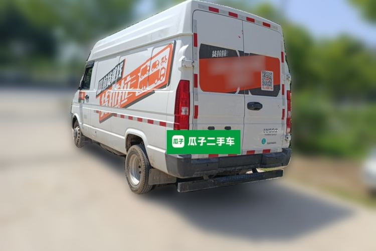 Used Iveco Daily 2023 2.8T V37 Van Long Wheelbase Mid-Roof Dual Tires Manual Doors 2-3 Seater Rear Left 45 Deg