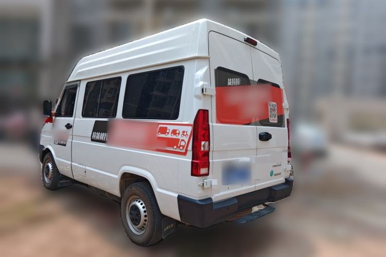 Used Iveco Daily 2023 2.5T A35M1 Short Wheelbase Mid-Height Single-Tire Manual Door – 5 to 9 Seats Rear Left 45 Deg