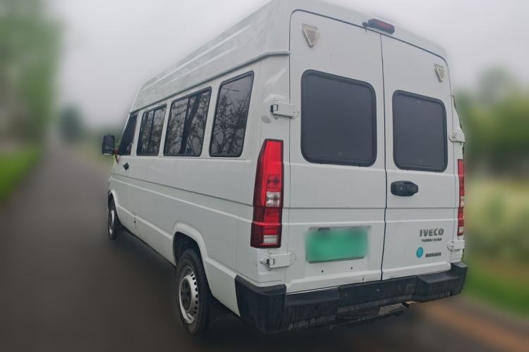 Used Iveco Daily 2023 2.5T A37M1 Multi-Purpose Passenger Vehicle Long Wheelbase Mid-Roof Design Single-Tire Side-Sliding Door Rear Left 45 Deg