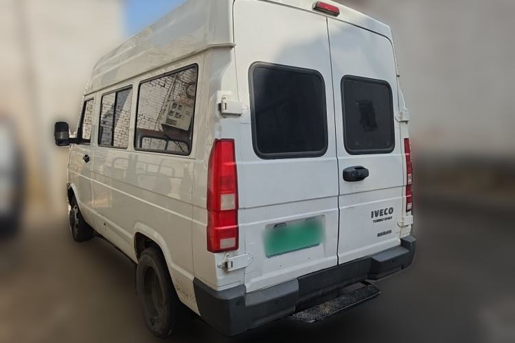 Used Iveco Daily 2023 2.5T A35M1 Short Wheelbase Mid-Height Dual-Tire Manual Door 5-9 Seater Rear Left 45 Deg