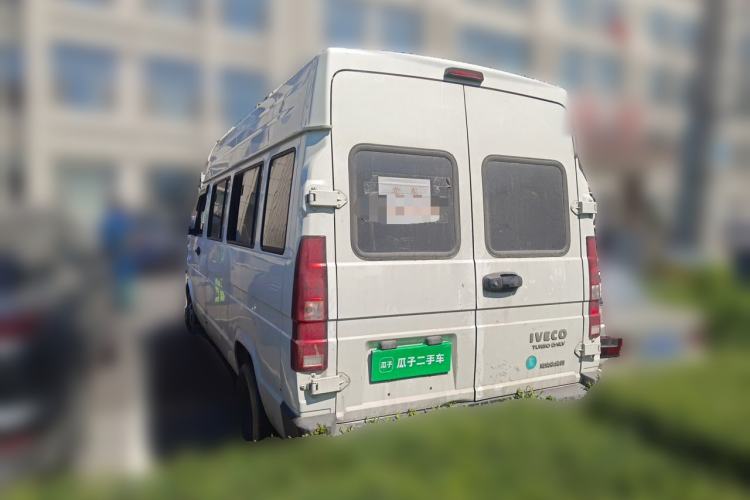 Used Iveco Daily 2023 2.5T A37M1 Long Wheelbase Mid-Roof Dual-Tire Manual-Shift 5-9 Seater Rear Left 45 Deg