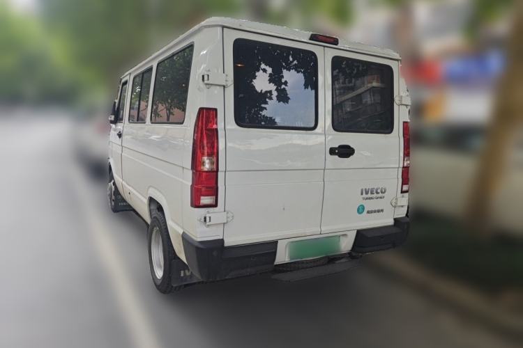 Used Iveco Daily 2023 2.5T A35M1 Short Wheelbase Low-Roof Double-Door Side-Swing Van with 5–9 Seats Rear Left 45 Deg