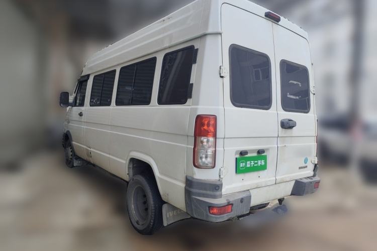 Used Iveco Daily 2023 2.5T A37M1 Long Wheelbase Mid-Height Dual-Tire Side-Sliding Doors 5–9 Seats Rear Left 45 Deg