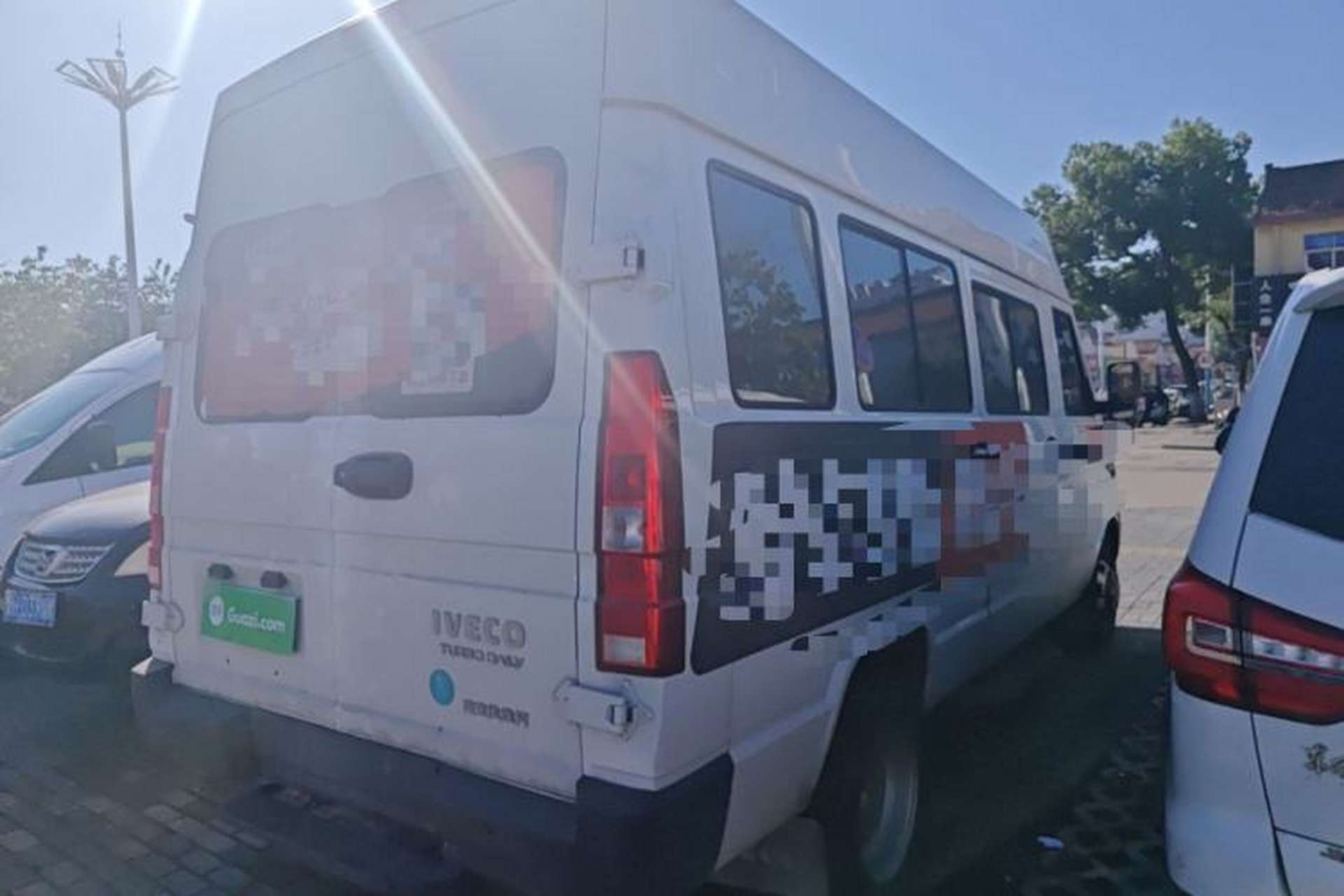 Used Iveco Daily 2023 2.5T A37M1 Long Wheelbase Mid-Roof Dual-Tire Side-Sliding Doors 5-9 Seats Rear Right 45 Deg