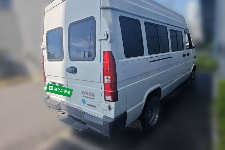 Used Iveco Daily 2023 2.5T A37M1 Long Wheelbase Mid-Height Dual-Tire Side-Sliding Doors 5–9 Seats Rear Right 45 Deg