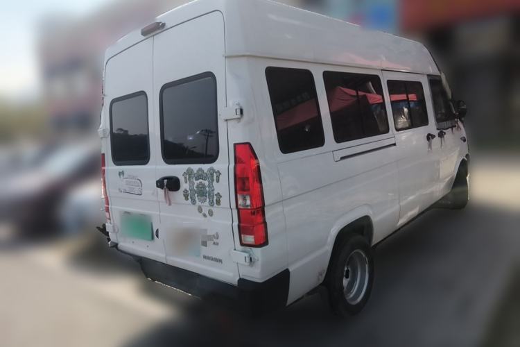Used Iveco Daily 2023 2.5T A37M1 Long Wheelbase Mid-Roof Dual-Tire Side-Sliding Doors 5-9 Seats Rear Right 45 Deg