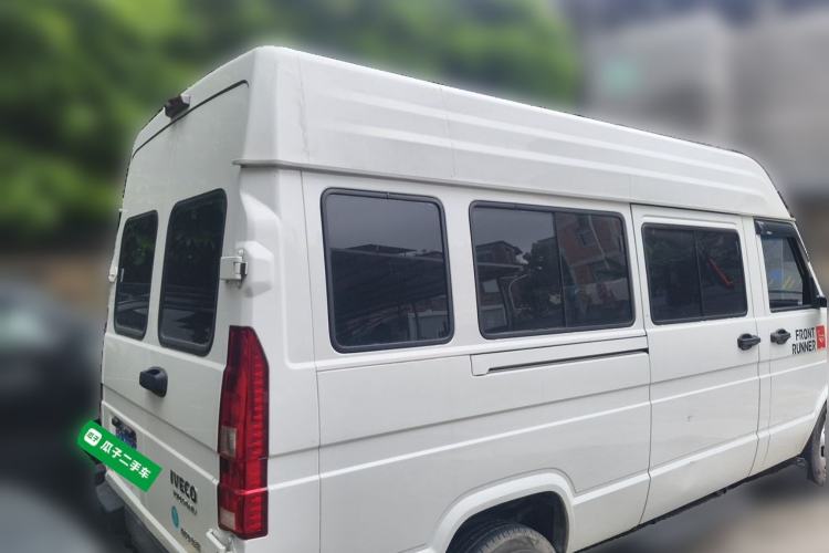 Used Iveco Daily 2023 2.5T A37M1 Long Wheelbase Mid-Height Dual-Tire Manual Door 5-9 Seater Rear Right 45 Deg