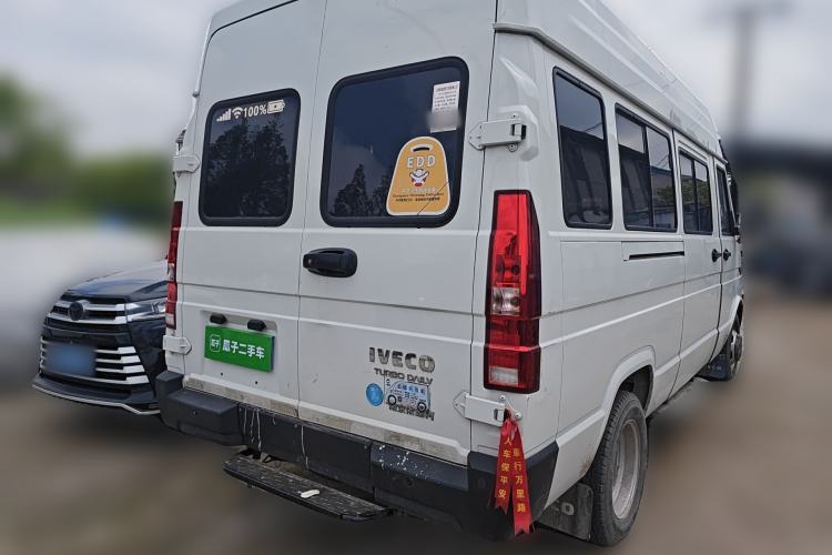 Used Iveco Daily 2023 2.5T A37M1 Long Wheelbase Mid-Roof Dual-Tire Side-Sliding Doors 5-9 Seats Rear Right 45 Deg