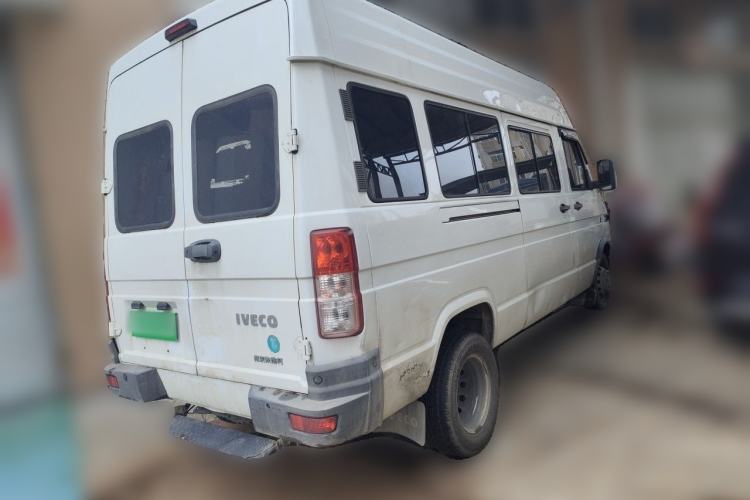 Used Iveco Daily 2023 2.5T A37M1 Long Wheelbase Mid-Height Dual-Tire Side-Sliding Doors 5–9 Seats Rear Right 45 Deg