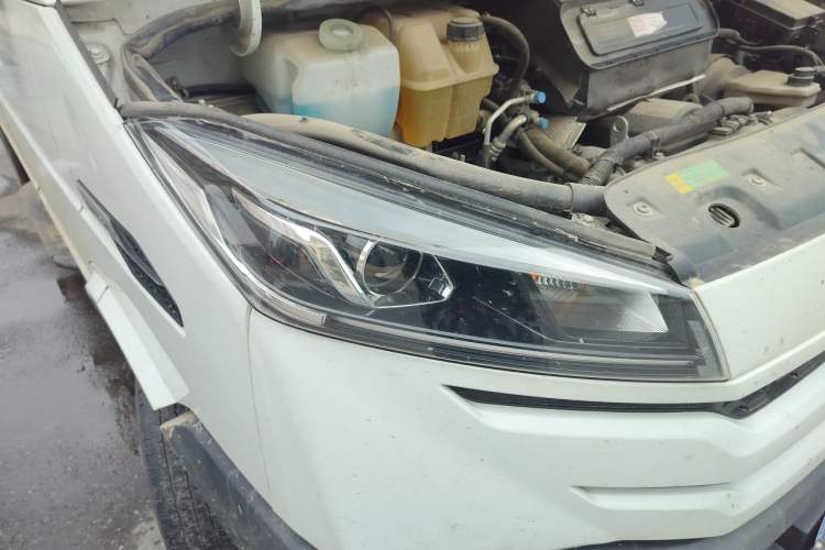 Used Iveco Daily 2023 2.5T A37M1 Long Wheelbase Mid-Height Dual-Tire Side-Sliding Doors 5–9 Seats Right Front Headlight