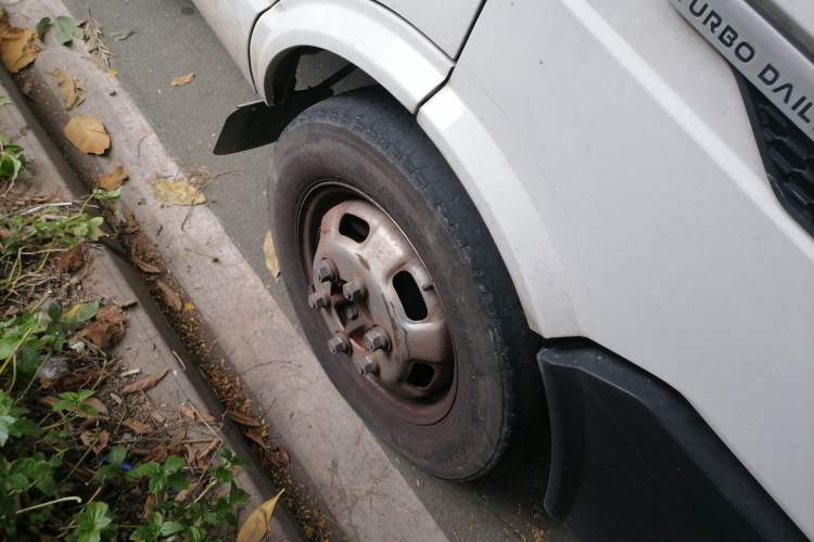 Used Iveco Daily  Right Front Wheel Hub