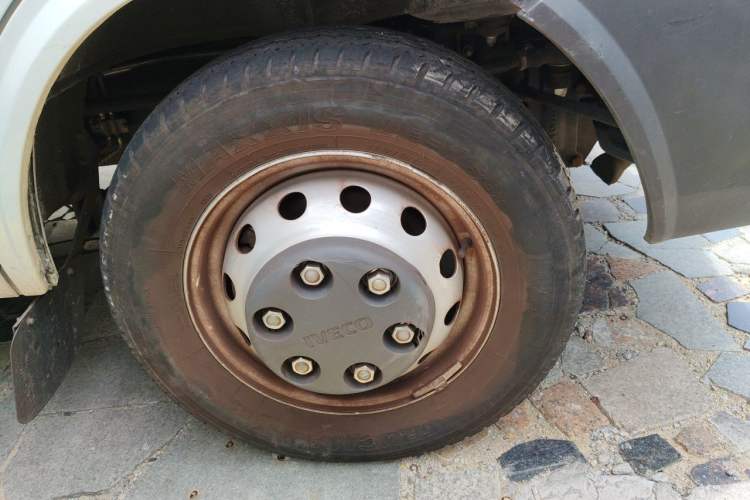 Used Iveco Daily  Right Front Wheel Hub