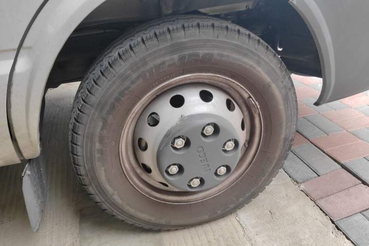 Used Iveco Daily  Right Front Wheel Hub