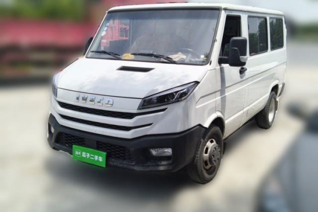 Used Iveco Daily 2023 2.5T A35M1 Short Wheelbase Low-Roof Double-Door Side-Swing Van with 5–9 Seats