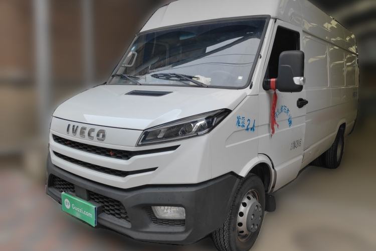 Iveco Daily Iveco Deway 2.8T manual diesel, two-door, three-seater, long wheelbase, medium roof, with a refrigerated compartment с пробегом Guazi used car, China used car export, Used car for sale, Used  cars, Cheapest cars for sale