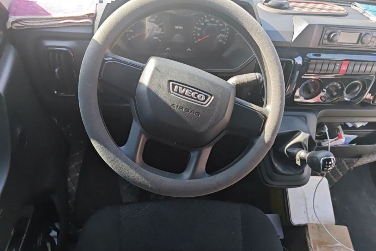 Used Iveco Daily 2023 2.5T A37M1 Long Wheelbase Mid-Roof Dual-Tire Side-Sliding Doors 5-9 Seats Steering Wheel