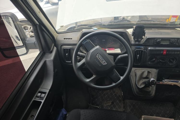 Used Iveco Daily 2023 2.5T A37M1 Long Wheelbase Mid-Roof Dual-Tire Side-Sliding Doors 5-9 Seats Steering Wheel