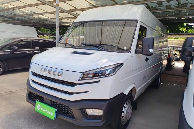 Gebrauchter Iveco Daily 2023 2.5T V40 Van Long Wheelbase Mid-Roof Dual Tires Manual Doors 2-3 Seater Guazi used car, China used car export, Used car for sale, Used  cars, Cheapest cars for sale