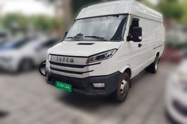 Used Iveco Daily 2023 2.5T V40 Van Long Wheelbase Mid-Roof Dual Tires Manual Doors 2-3 Seater