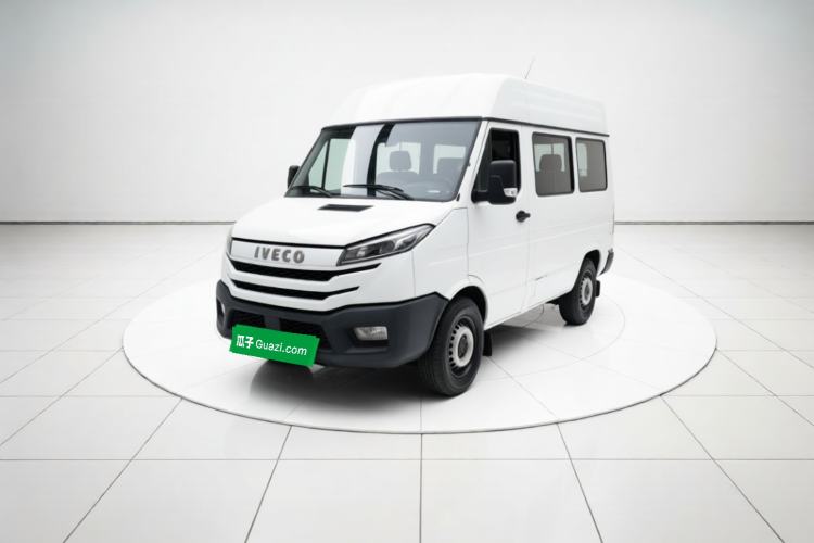 Iveco Daily 2023 2.5T A35M1 Multi-Purpose Passenger Vehicle Short Wheelbase Mid-Roof Single-Tire Manual Transmission with Automatic Shift