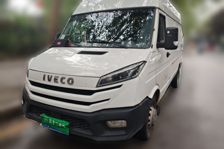Iveco Daily 2023 2.5T V37 Van Long Wheelbase Mid-Roof Dual Tires Manual Doors 2-3 Seater