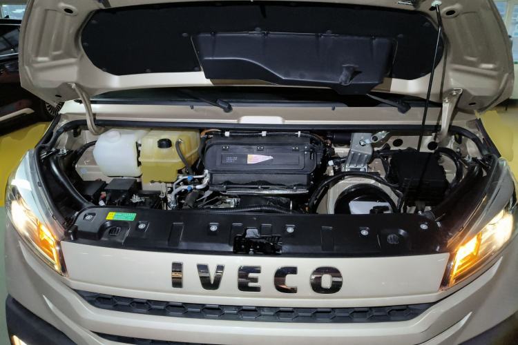 Used Iveco Daily 2023 2.5T A37M1 Long Wheelbase Mid-Height Dual-Tire Side-Sliding Doors 5–9 Seats Engine Bay
