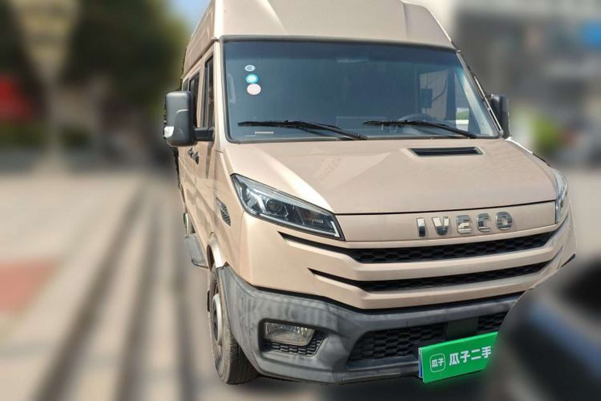Used Iveco Daily 2023 2.5T A35M1 Short Wheelbase Mid-Height Single-Tire Side-Sliding Door 5–9 Seats Front