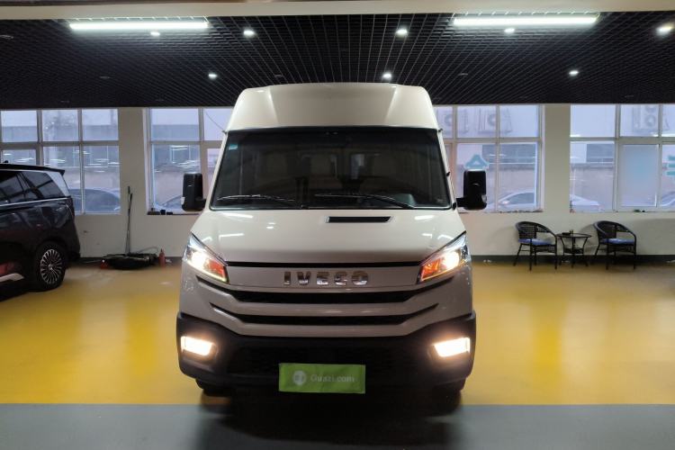 Used Iveco Daily 2023 2.5T A37M1 Long Wheelbase Mid-Height Dual-Tire Side-Sliding Doors 5–9 Seats Front