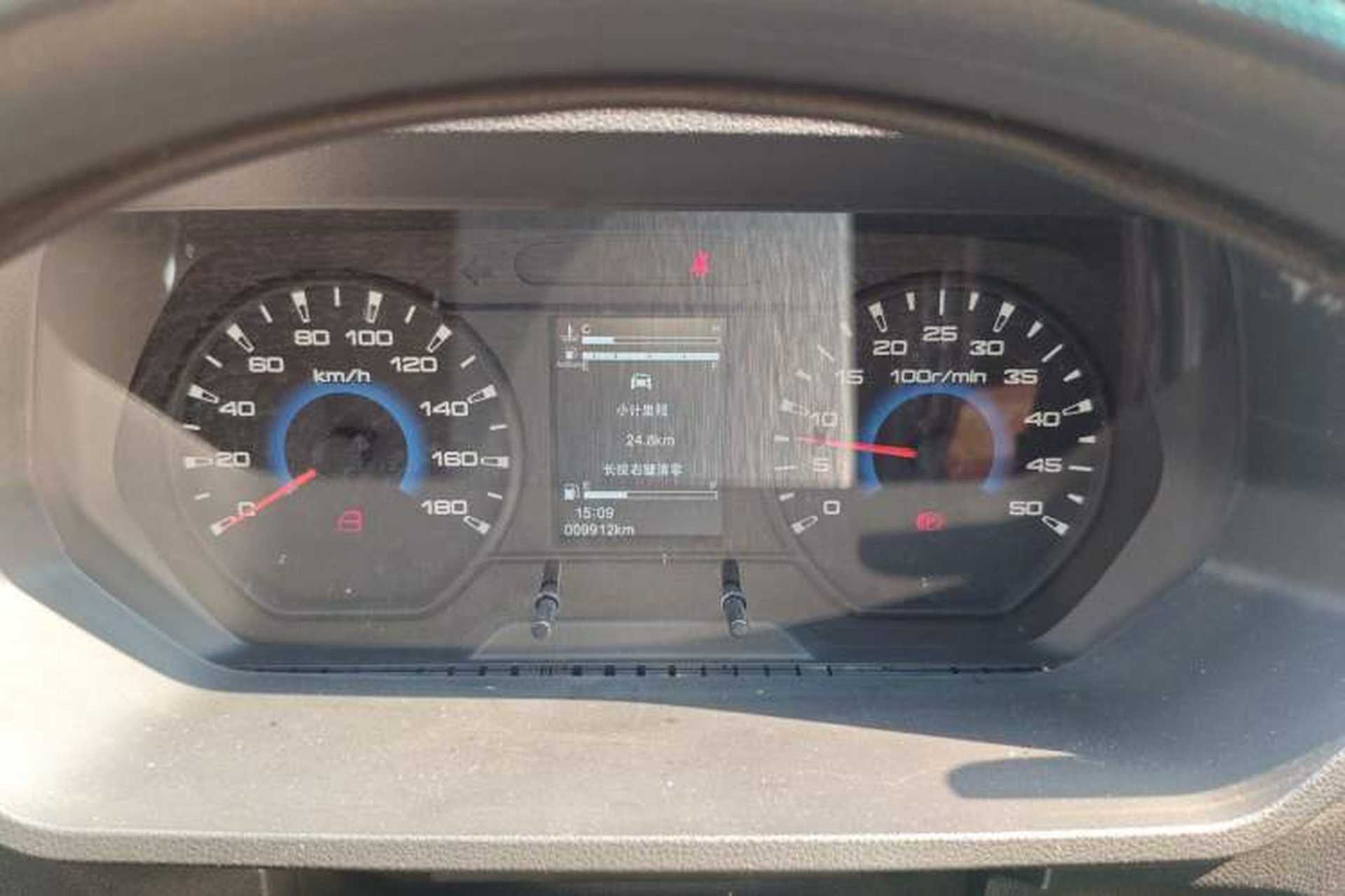 Used Iveco Daily 2023 2.5T A35M1 Short Wheelbase Mid-Height Single-Tire Side-Sliding Door 5–9 Seats Instrument Cluster