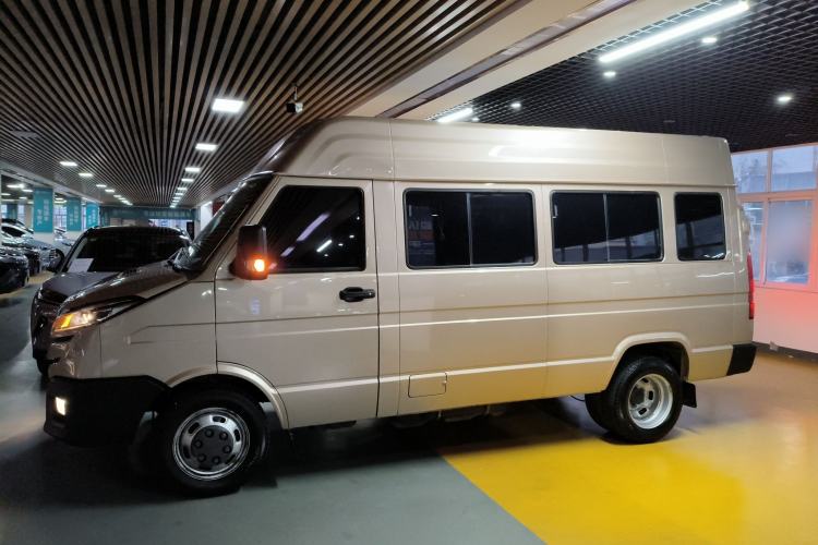 Used Iveco Daily 2023 2.5T A37M1 Long Wheelbase Mid-Height Dual-Tire Side-Sliding Doors 5–9 Seats Left Side