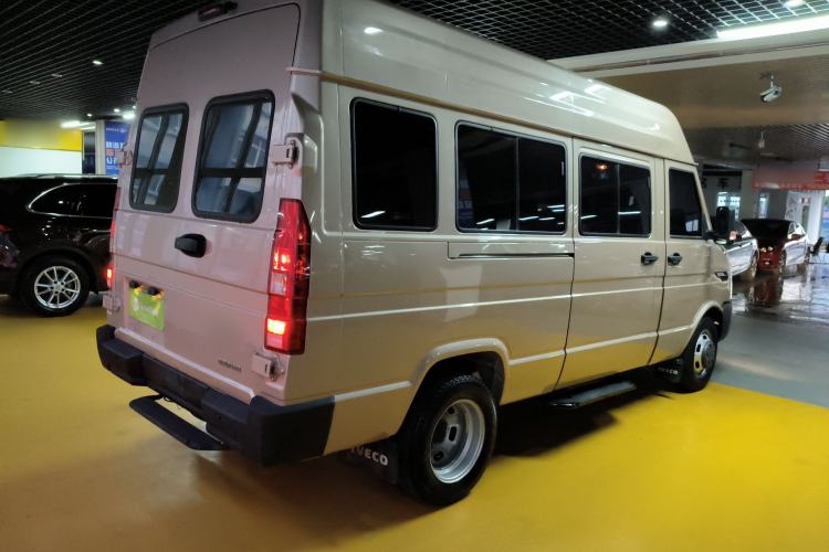 Used Iveco Daily 2023 2.5T A37M1 Long Wheelbase Mid-Height Dual-Tire Side-Sliding Doors 5–9 Seats Rear Right 45 Deg