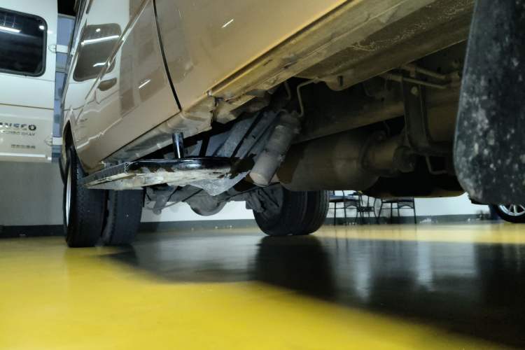 Used Iveco Daily 2023 2.5T A37M1 Long Wheelbase Mid-Height Dual-Tire Side-Sliding Doors 5–9 Seats Right Side Sill