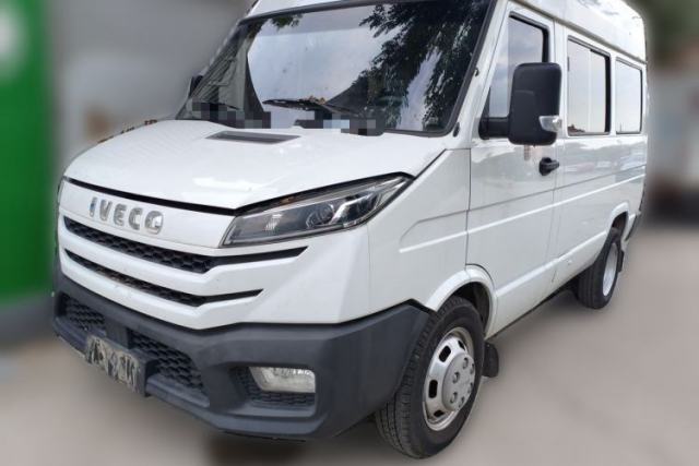 Iveco Daily 2024 Iveco 2.5T diesel, manual transmission, 5 seats de segunda mano
